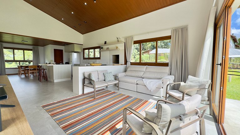 Casa Aconchegante com 4 suítes em Rancho Queimado