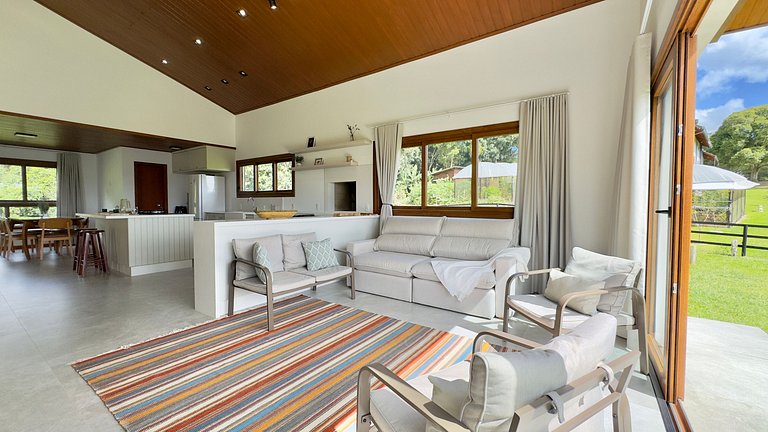 Casa Aconchegante com 4 suítes em Rancho Queimado