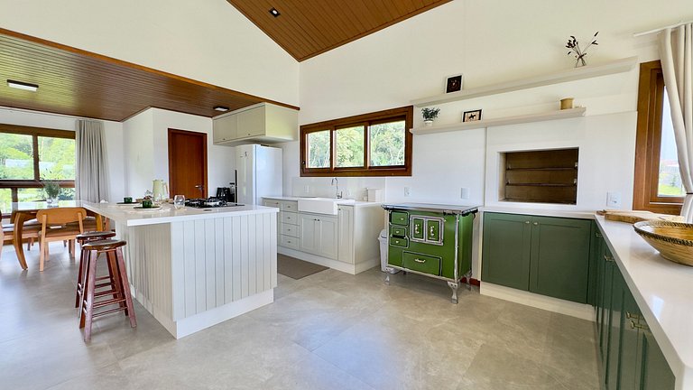 Casa Aconchegante com 4 suítes em Rancho Queimado
