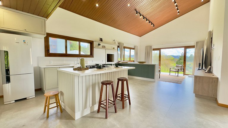 Casa Aconchegante com 4 suítes em Rancho Queimado
