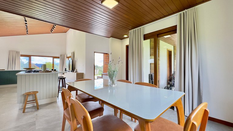Casa Aconchegante com 4 suítes em Rancho Queimado
