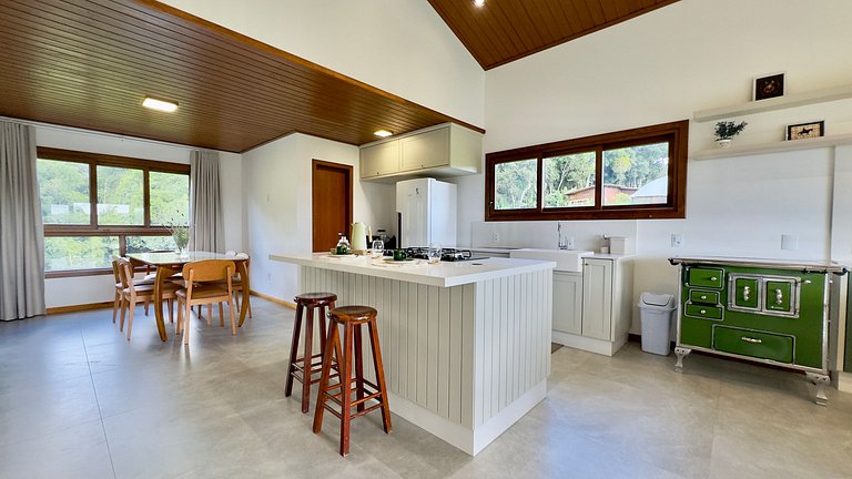 Casa Aconchegante com 4 suítes em Rancho Queimado