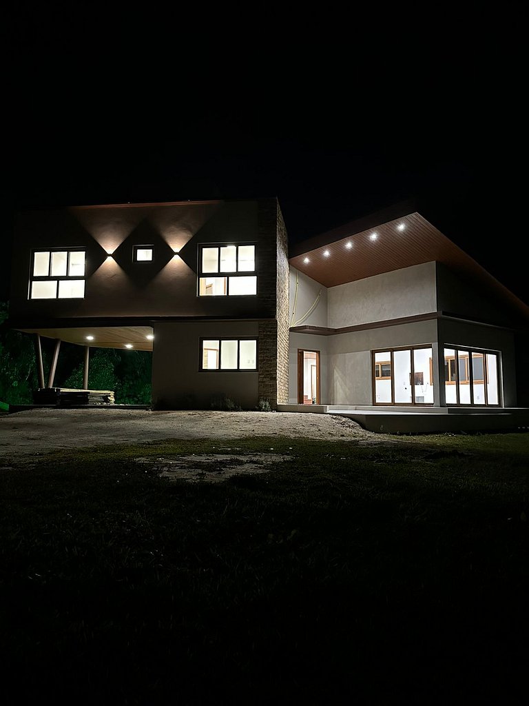 Casa Aconchegante com 4 suítes em Rancho Queimado