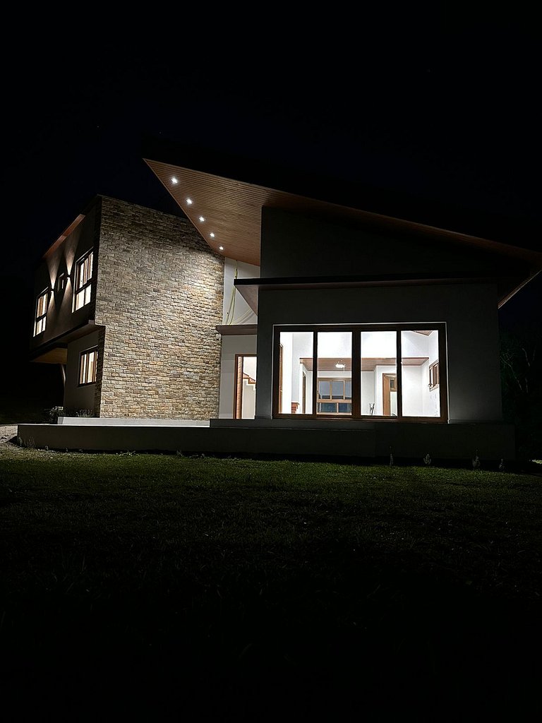 Casa Aconchegante com 4 suítes em Rancho Queimado