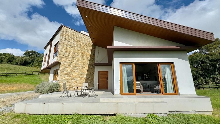 Casa Aconchegante com 4 suítes em Rancho Queimado