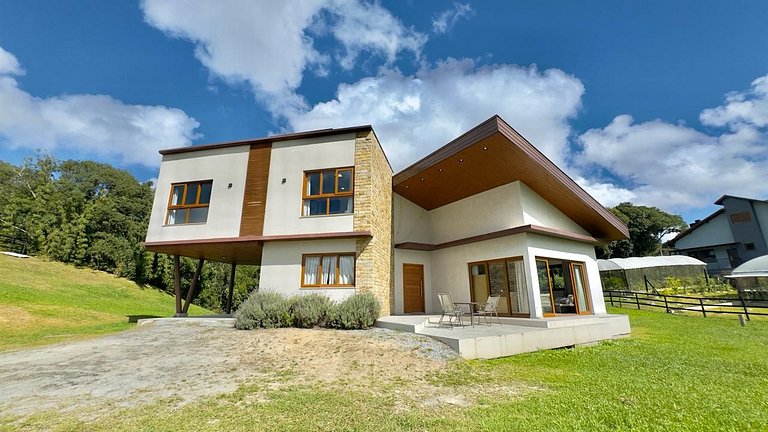 Casa Aconchegante com 4 suítes em Rancho Queimado